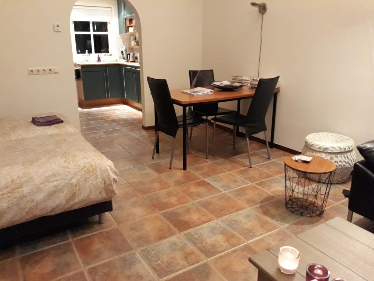 Vakantiehuisje Achter Odiliapeel Exteriör bild