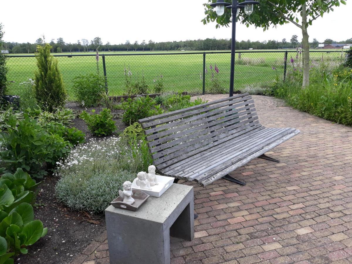 Vakantiehuisje Achter Odiliapeel Exteriör bild