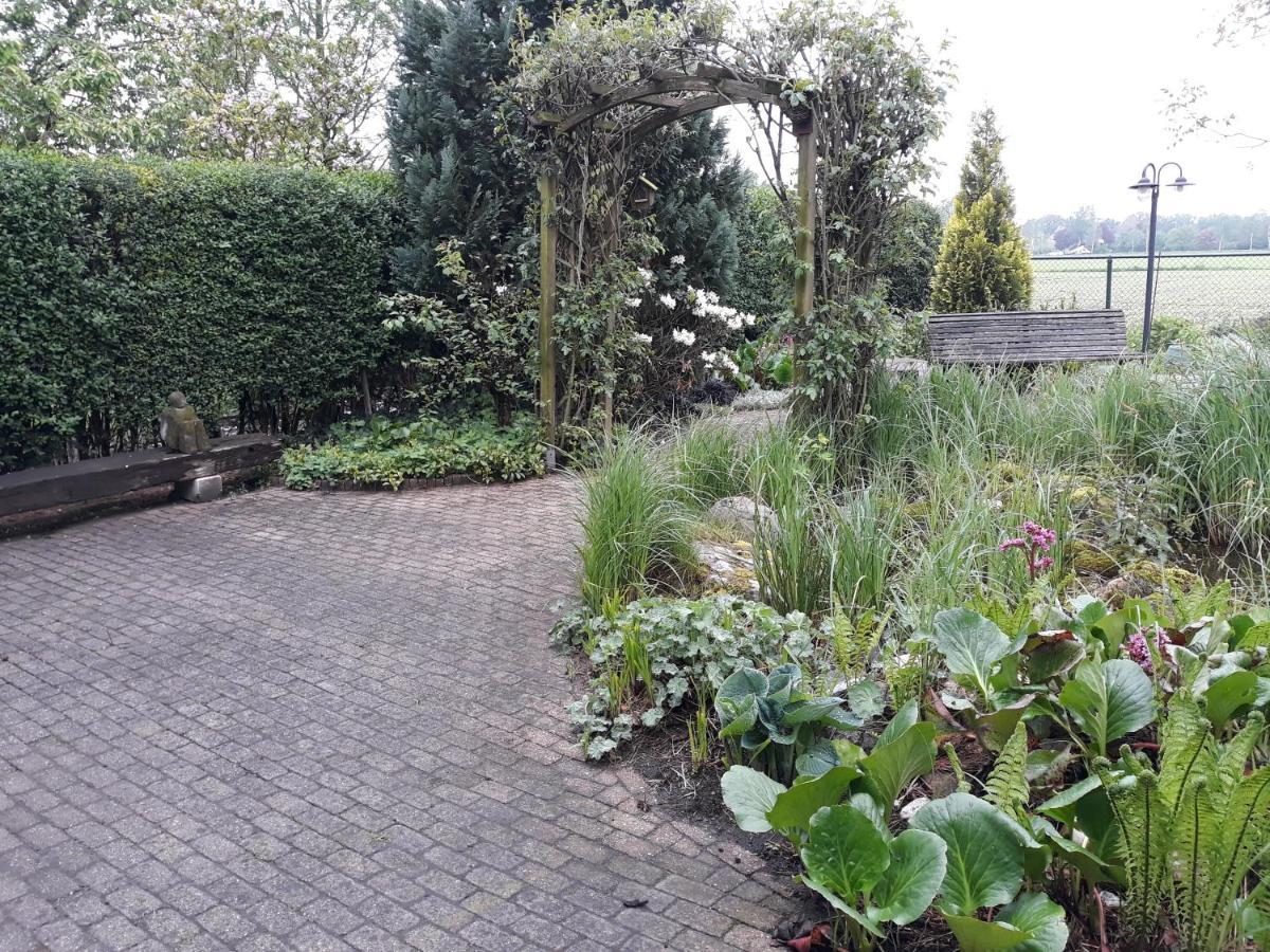 Vakantiehuisje Achter Odiliapeel Exteriör bild
