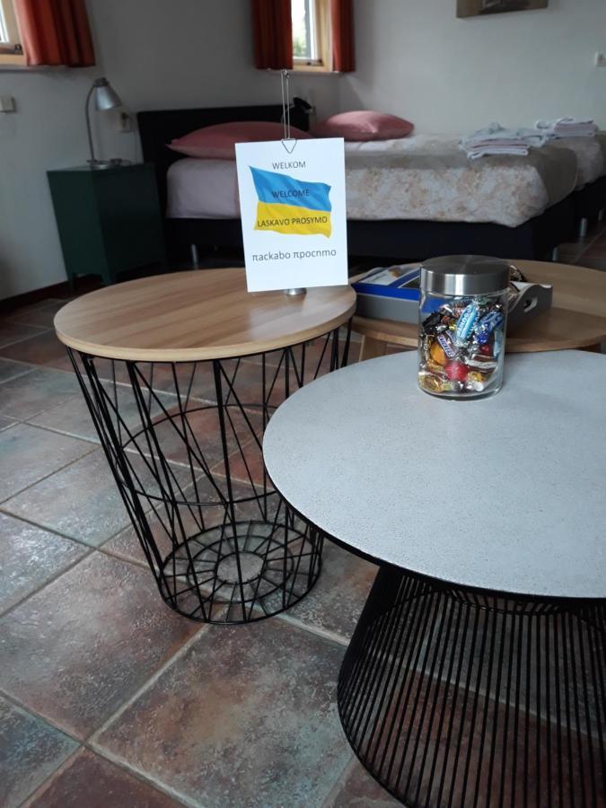Vakantiehuisje Achter Odiliapeel Exteriör bild